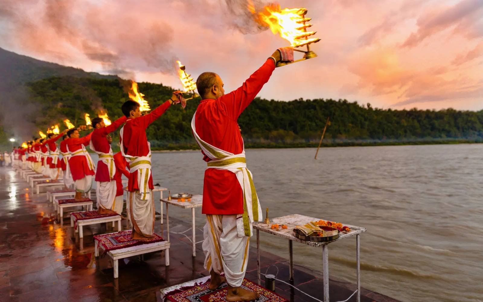 2 Dham Group Tour From Haridwar With Rishikesh Stay