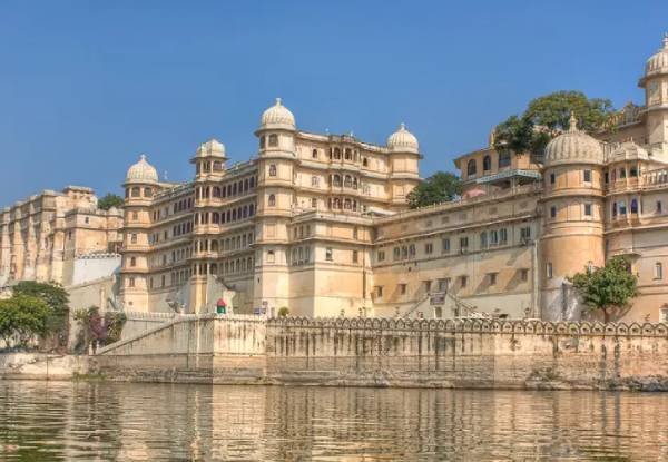 Udaipur to Surat Tour Packages